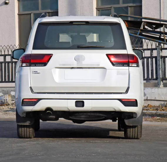  KEEN New Rear Bumper Reflector Light for Toyota Land Cruiser 2022 Start-scan Taillight with Flow Turn Signal Brake Parking Lamp